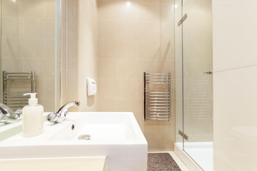 Club Living - Barbican Apartments London Eksteriør billede