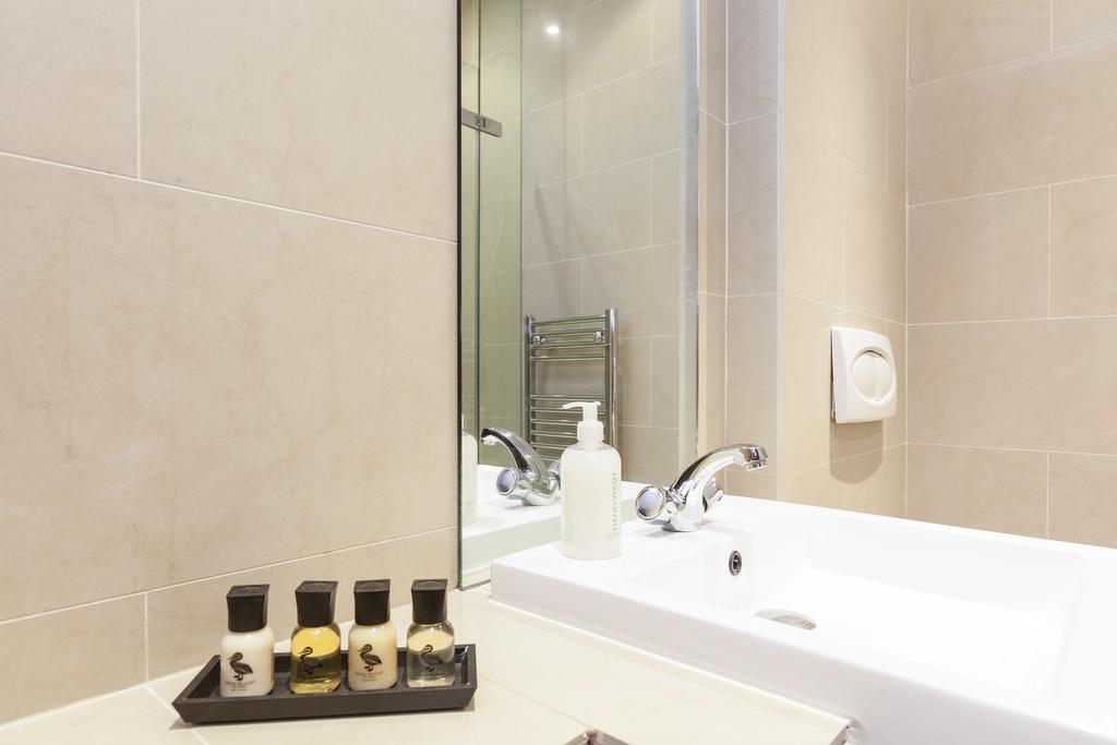 Club Living - Barbican Apartments London Eksteriør billede