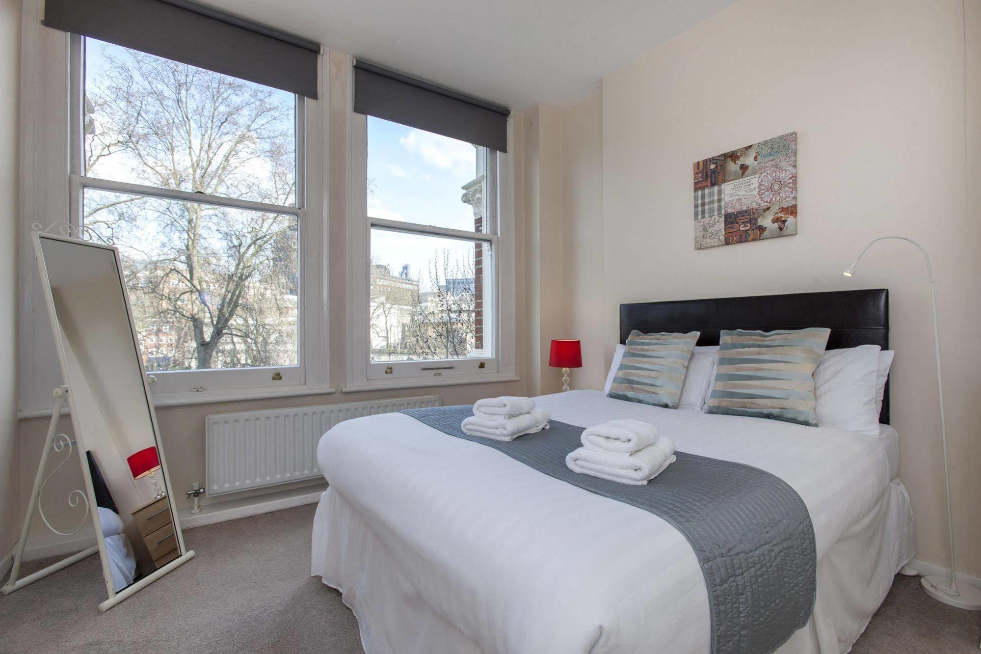 Club Living - Barbican Apartments London Eksteriør billede