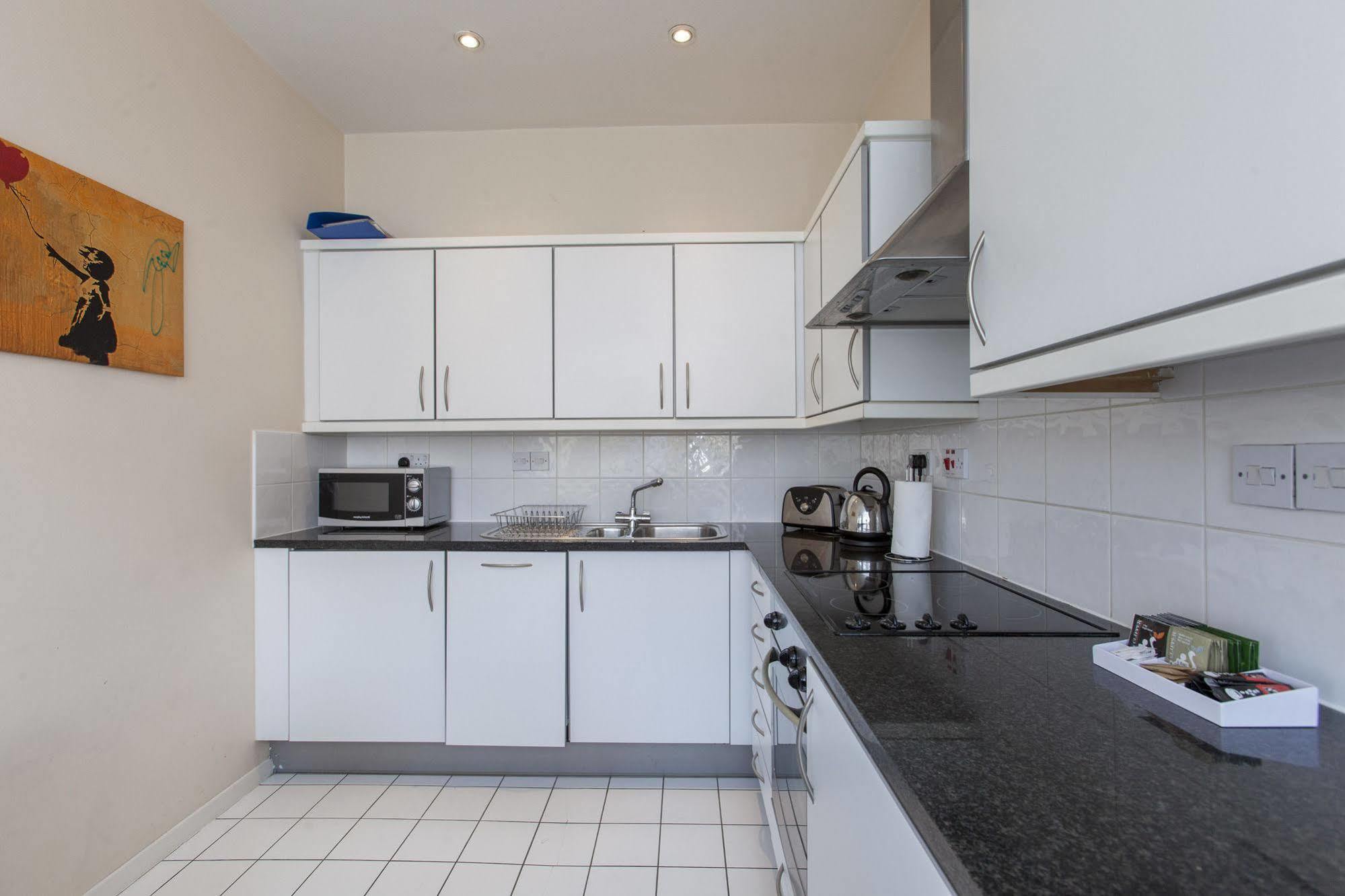 Club Living - Barbican Apartments London Eksteriør billede