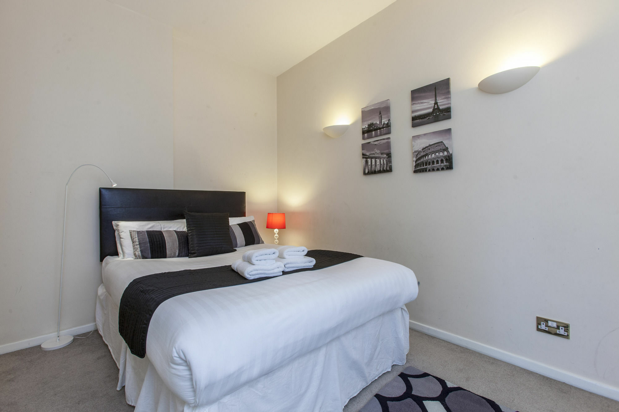 Club Living - Barbican Apartments London Eksteriør billede